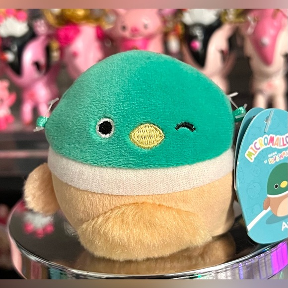 Avery the Duck Winking 2.5" Micromallow Squishmallow Stuffed Plush Toy - Picture 1 of 2